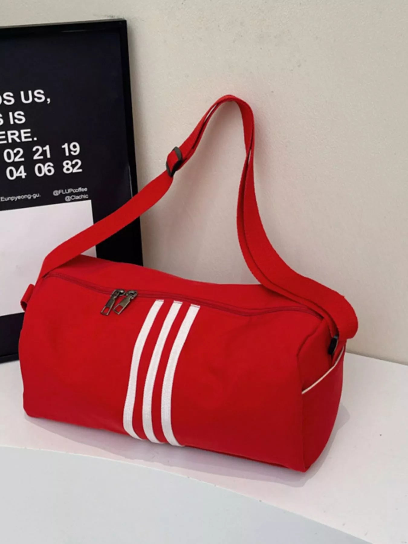 Striped Adjustable Strap Duffel Bag Polyester Travel Bag Medium