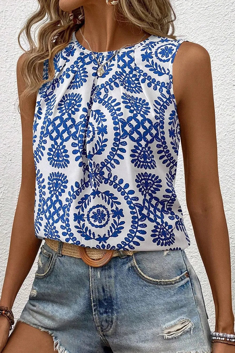 Printed Crew Neck Sleeveless Top
